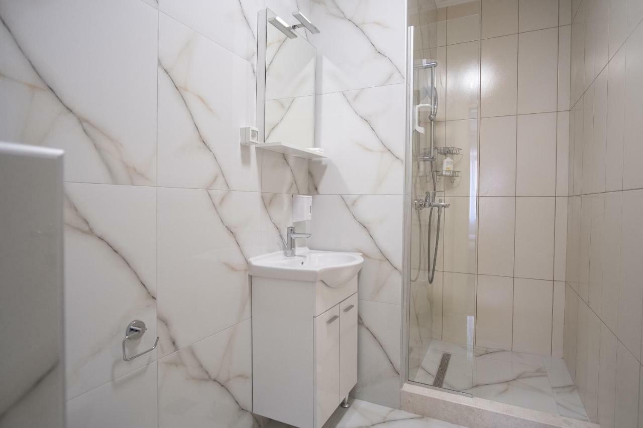 Apartmani Vila Kosa Trebin Oda fotoğraf